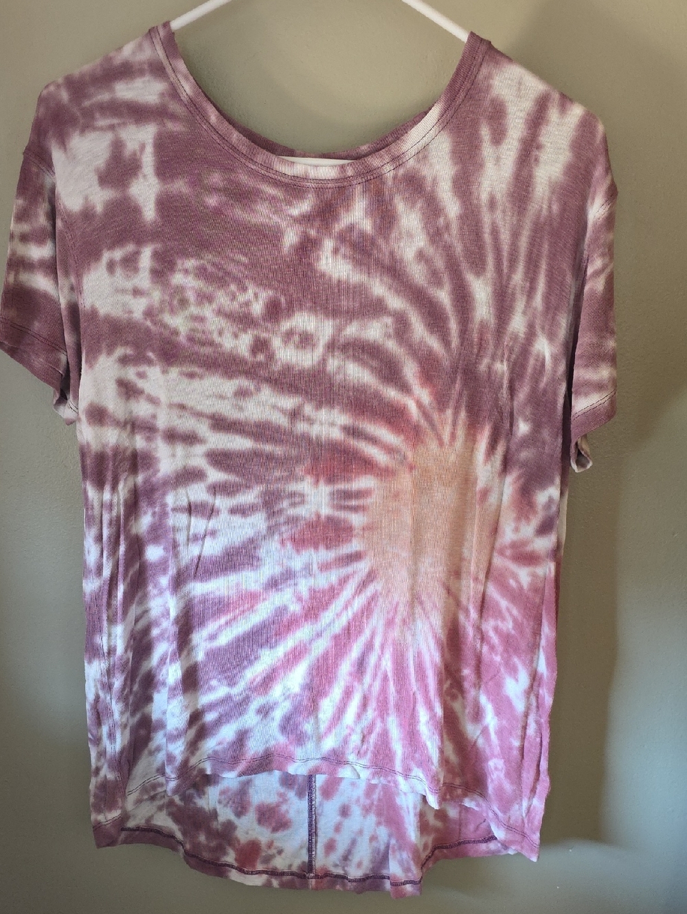 American Eagle Outfitters Pink and White Tie-Dye Short Sleeve Top
